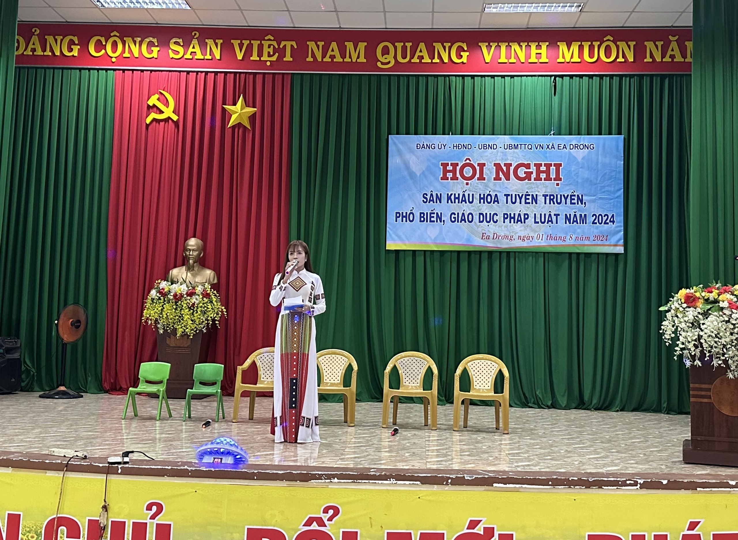 HỘI NGHỊ SÂN KHẤU HÓA TUYÊN TRUYỀN, PHỔ BIẾN GIÁO DỤC PHÁP LUẬT NĂM 2024 TẠI BUÔN TAH VÀ BUÔN TAH B